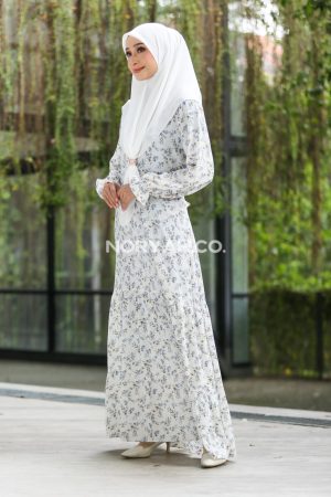 white floral dress (jubah muslimah putih)